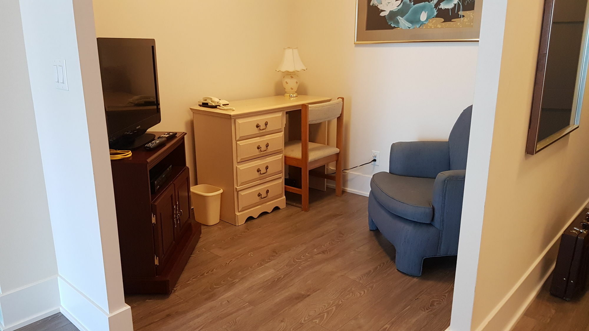 Park Front Street West 3*